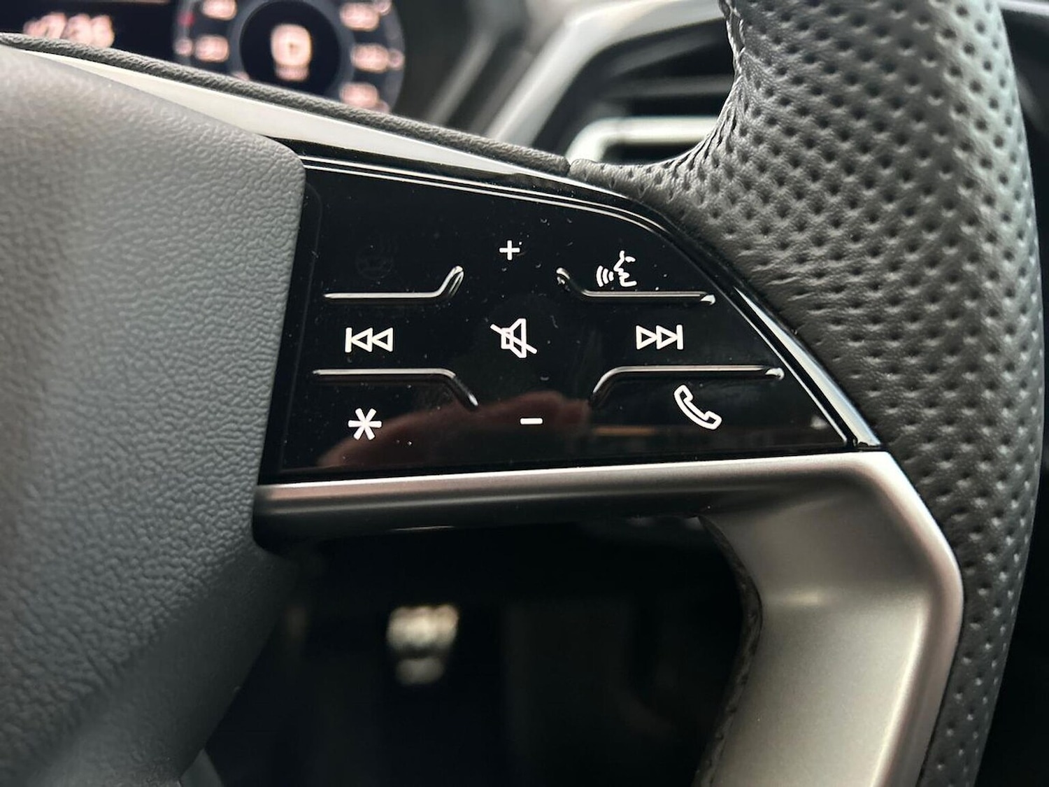 Used Audi Q4 e-tron 2025 for sale - 76693395: Photo 26