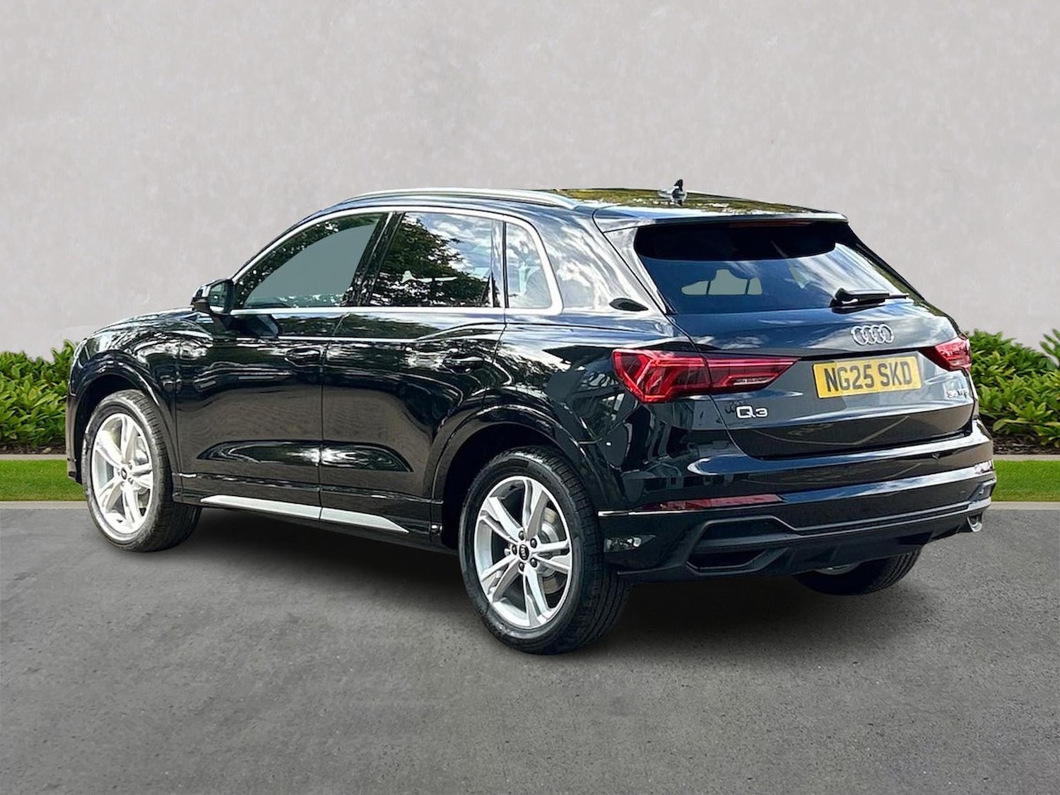 Used Audi Q3 2025 for sale - 77492359: Photo 2