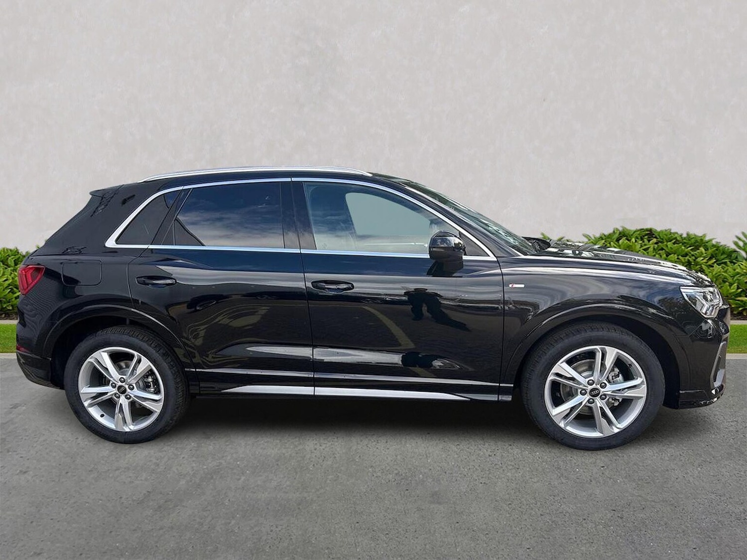 Used Audi Q3 2025 for sale - 77492359: Photo 3