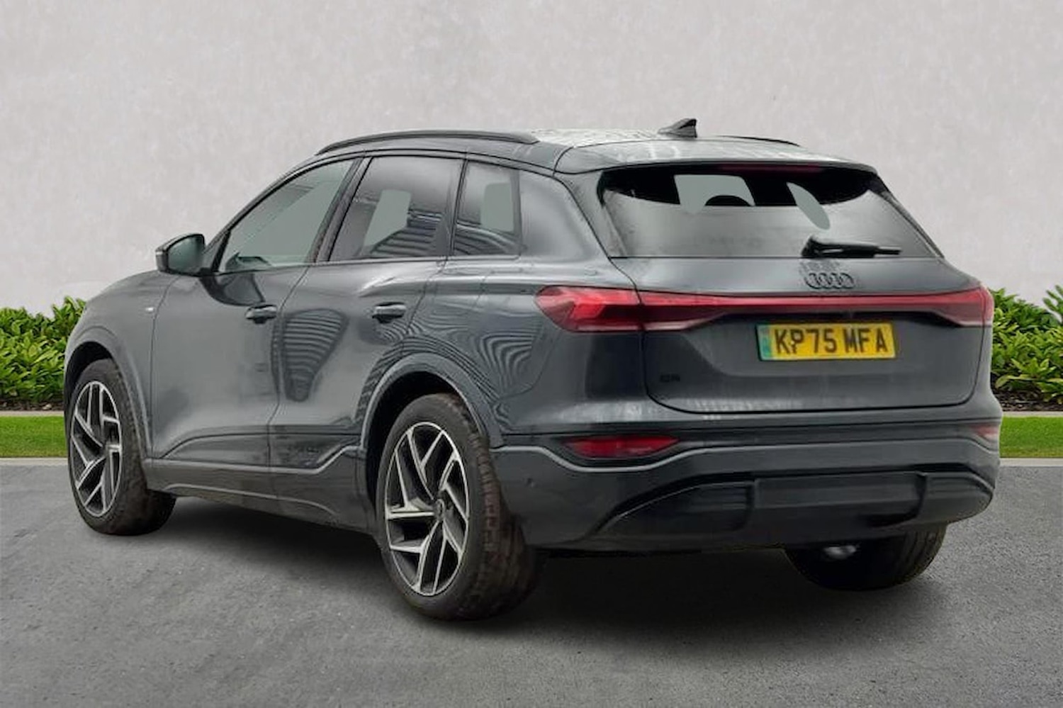 Used Audi Q6 e-tron 2025 for sale - 78194147: Photo 2