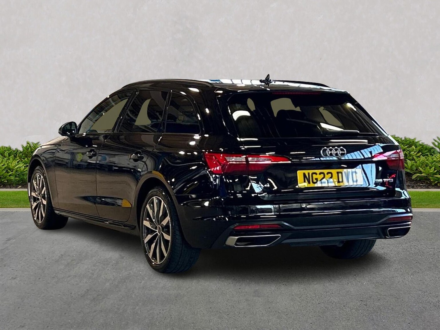 Used Audi A4 2022 for sale - 76911272: Photo 2