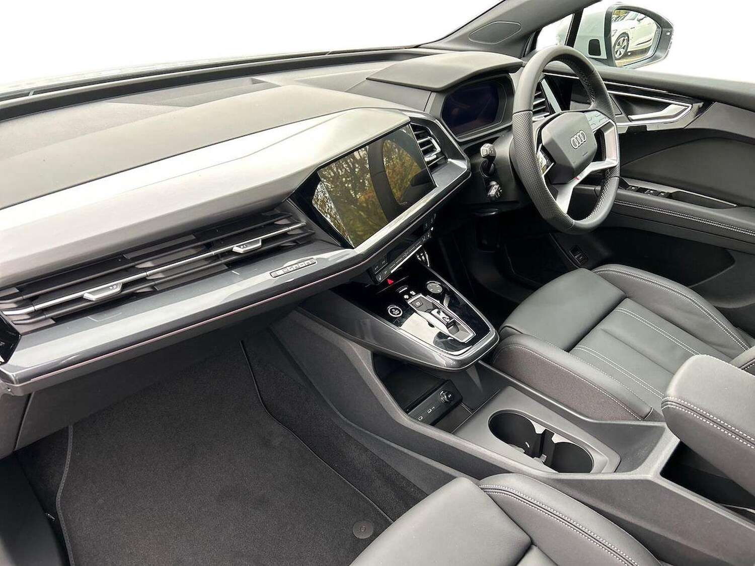 Used Audi Q4 e-tron 2025 for sale - 76748414: Photo 7