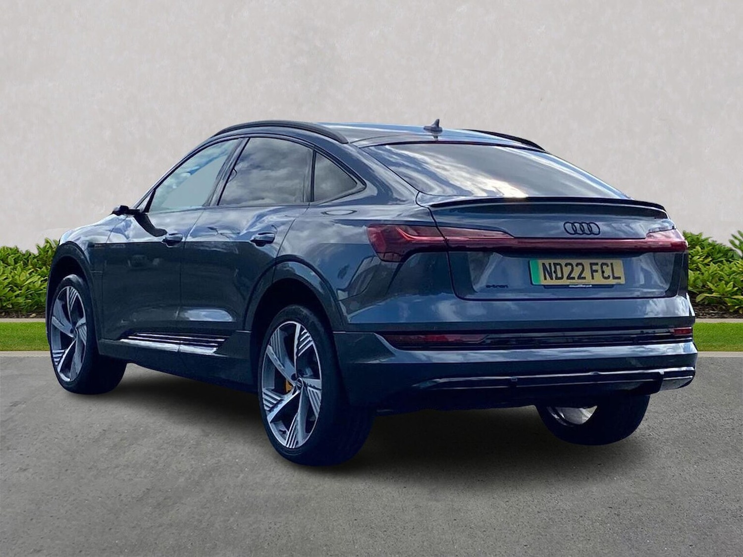 Used Audi e-tron 2022 for sale - 76299412: Photo 2