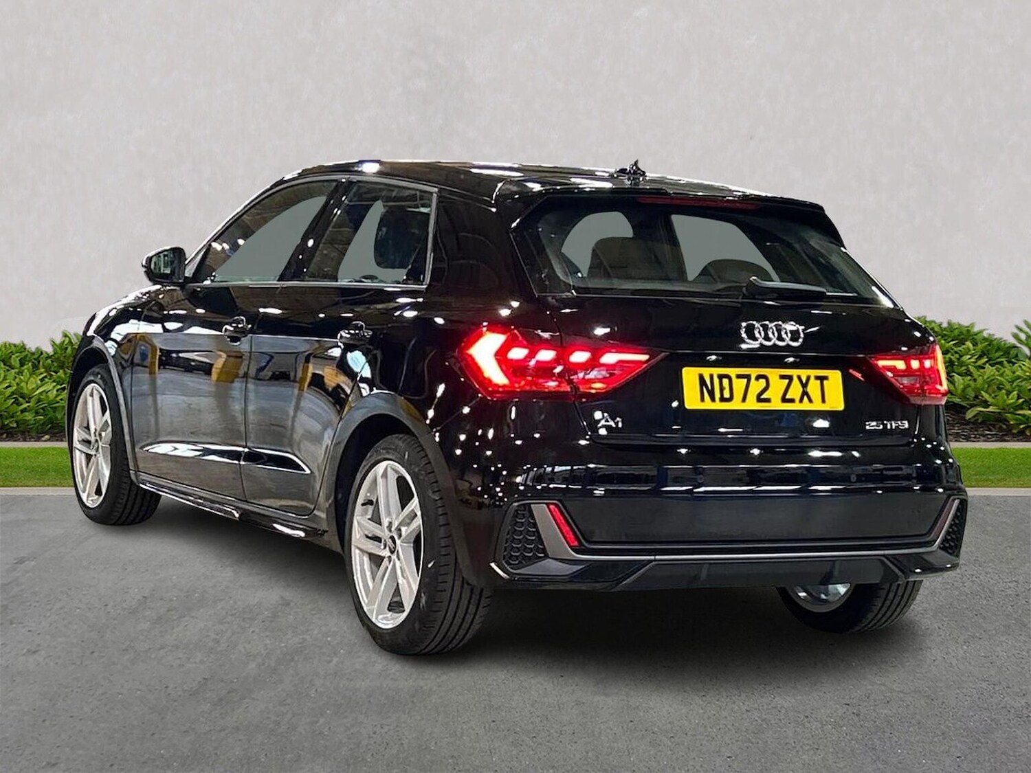Used Audi A1 2023 for sale - 76611591: Photo 2