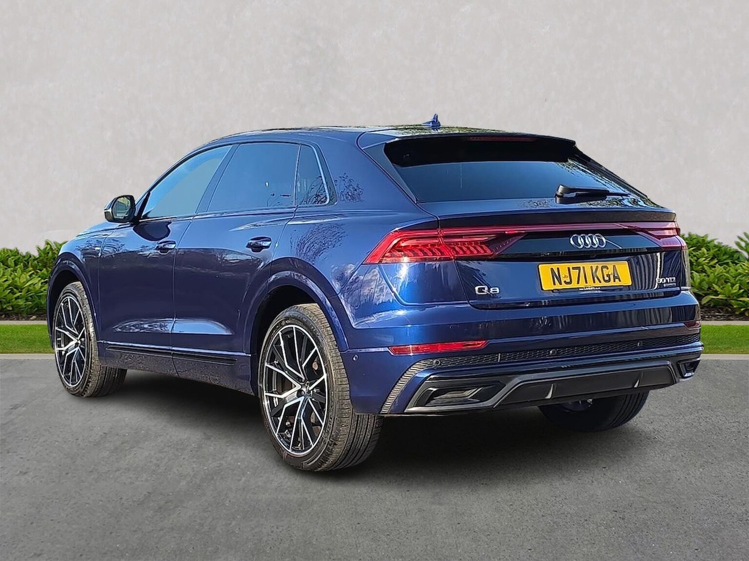 Used Audi Q8 2021 for sale - 76407433: Photo 2