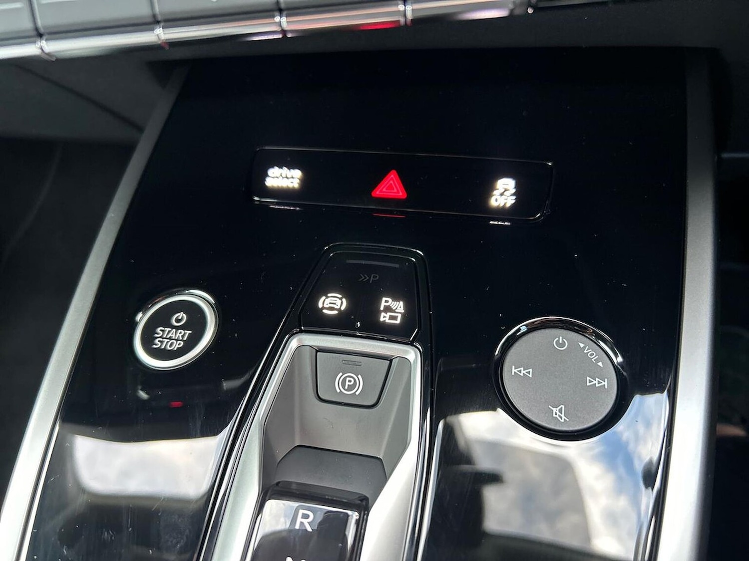 Used Audi Q4 e-tron 2025 for sale - 76757069: Photo 22