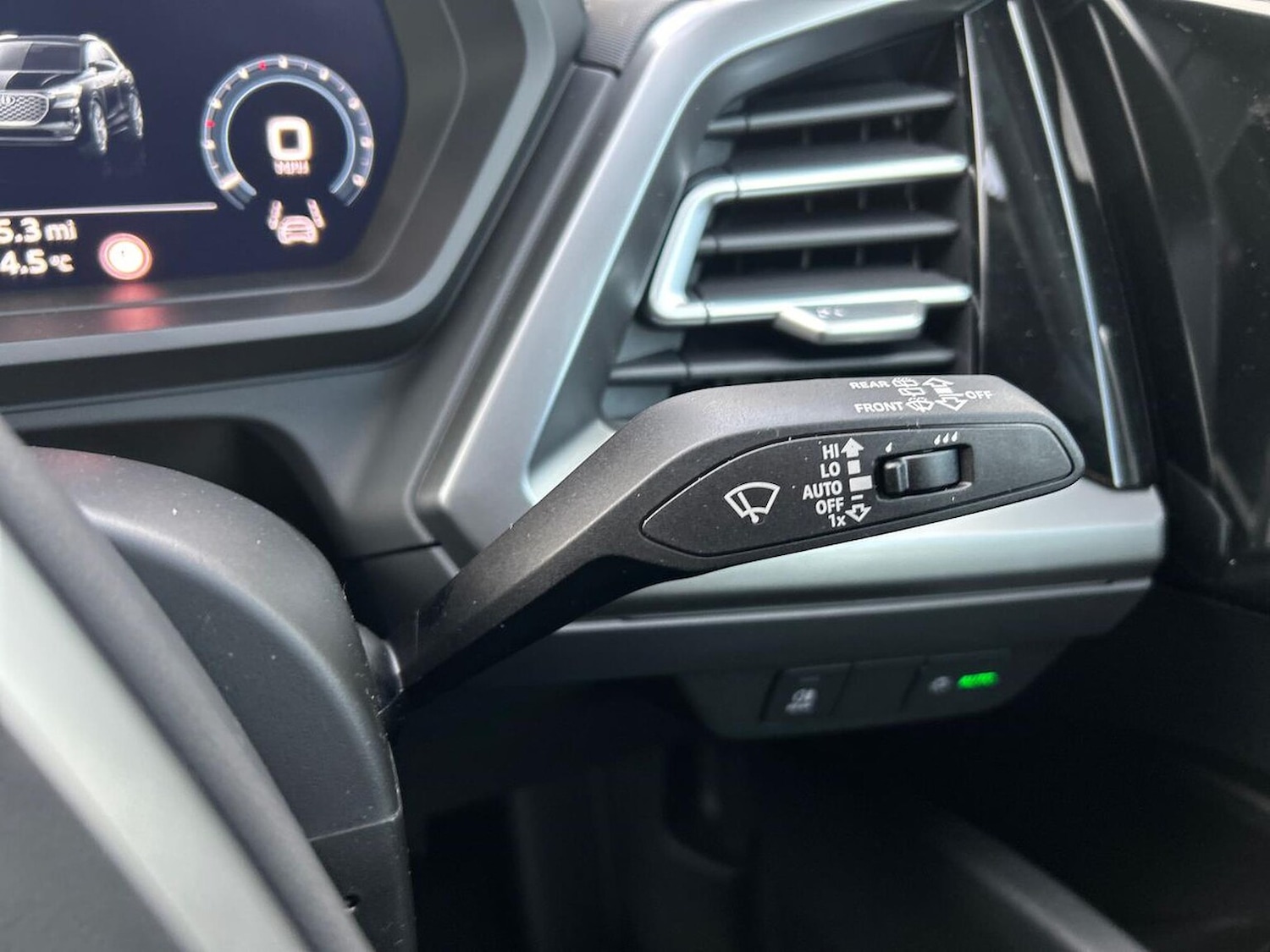 Used Audi Q4 e-tron 2025 for sale - 76757069: Photo 28