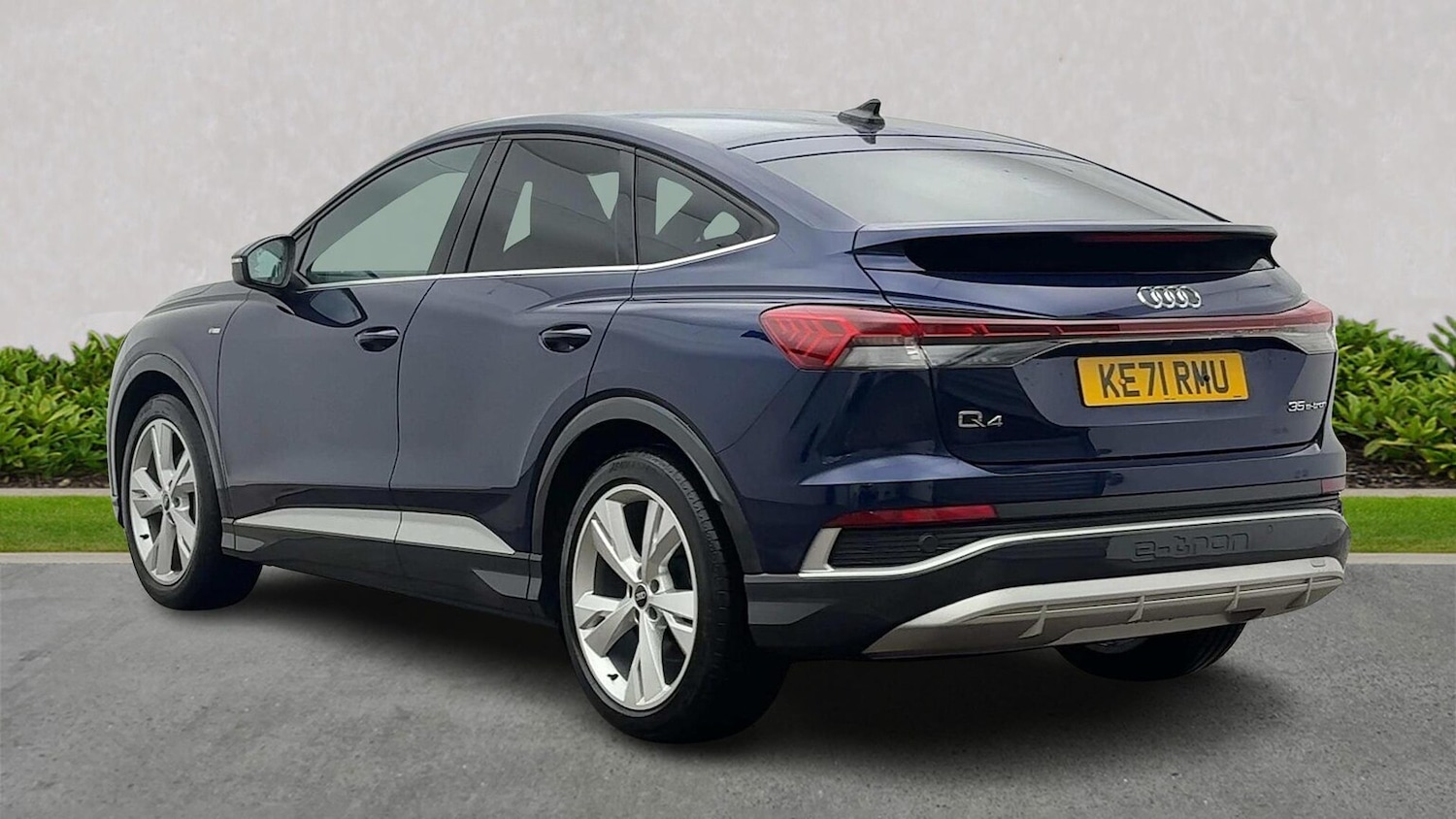 Used Audi Q4 e-tron 2022 for sale - 76643522: Photo 2