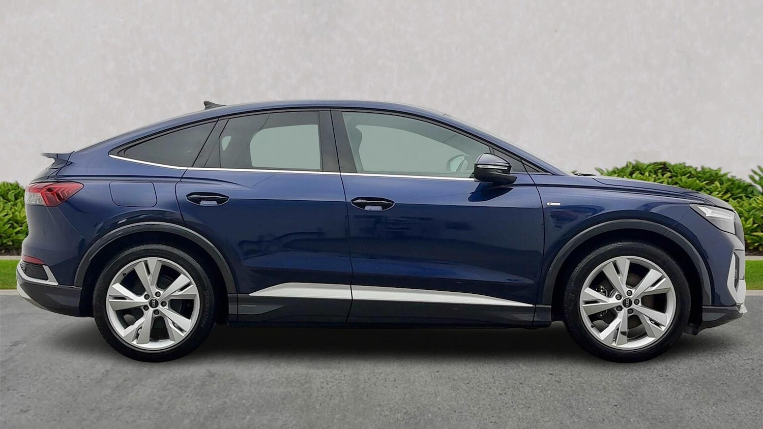 Used Audi Q4 e-tron 2022 for sale - 76643522: Photo 3