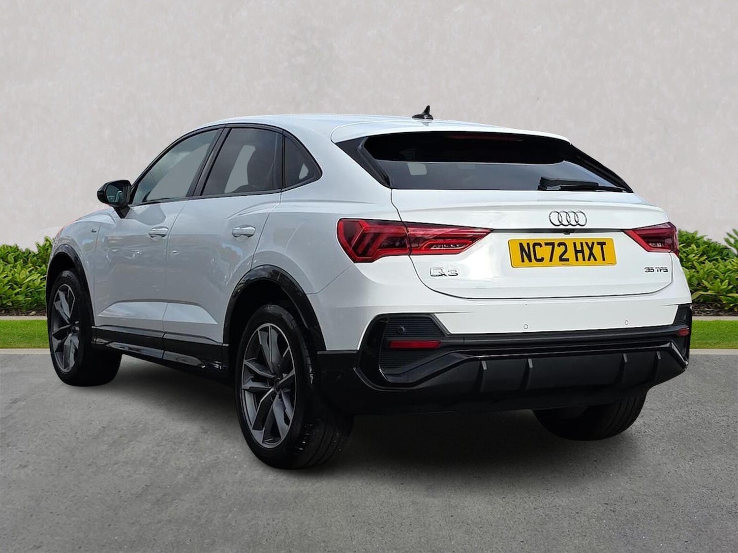 Used Audi Q3 2022 for sale - 76402382: Photo 2