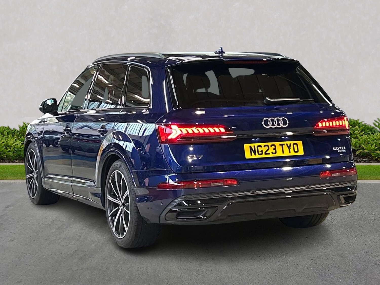 Used Audi Q7 2023 for sale - 76159567: Photo 2