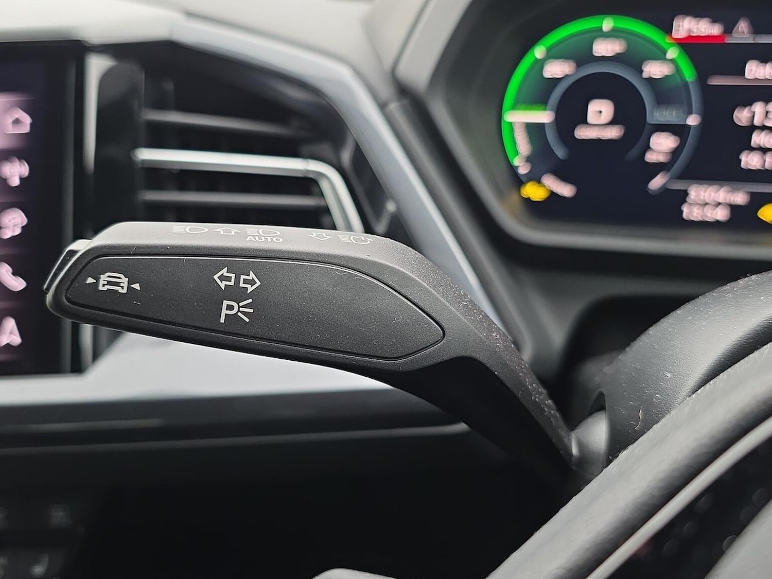 Used Audi Q4 e-tron 2025 for sale - 77492342: Photo 29