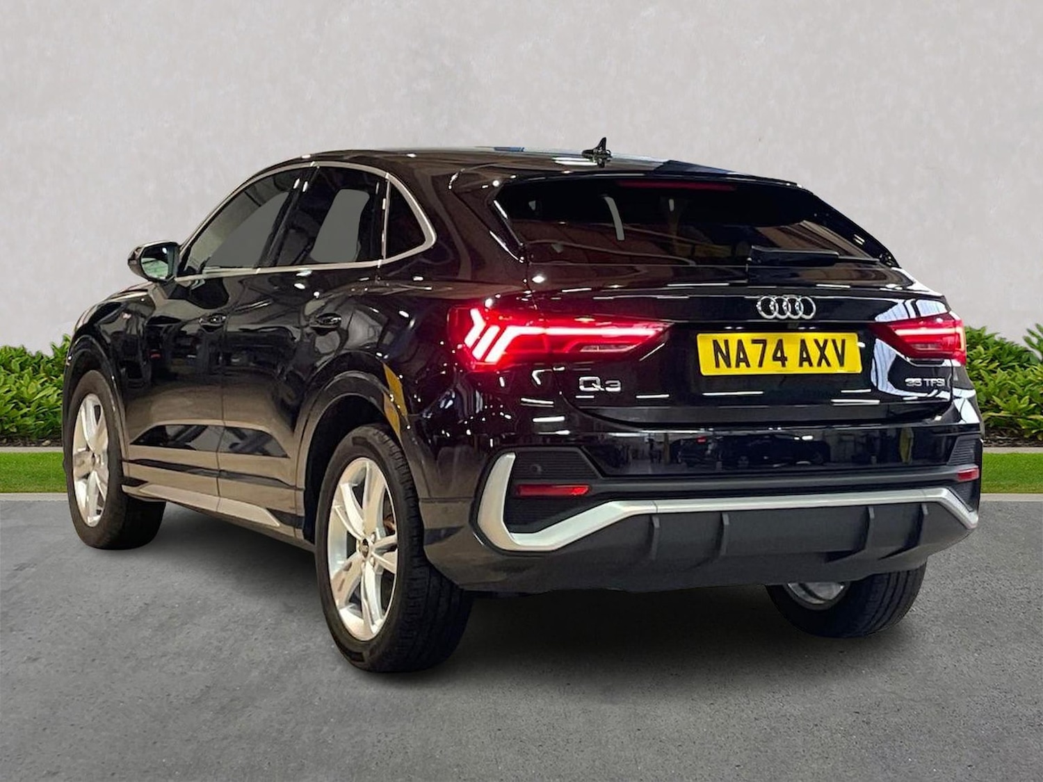 Used Audi Q3 2024 for sale - 78194117: Photo 2