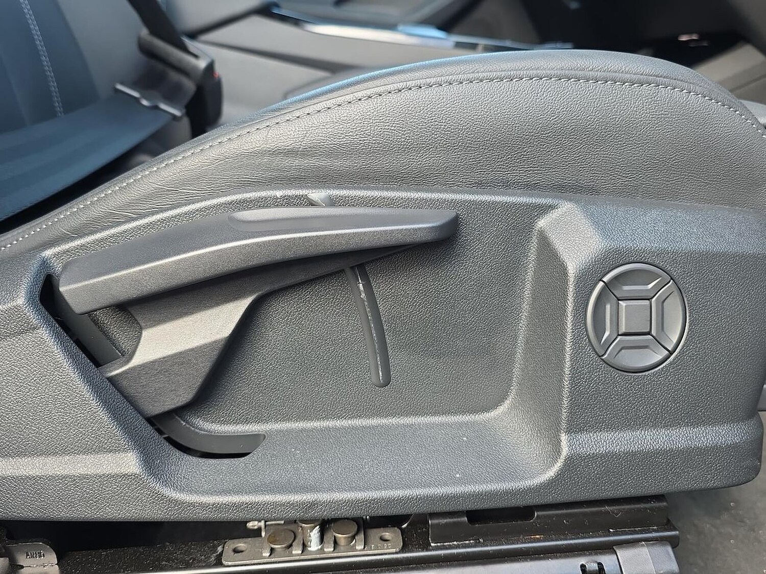 Used Audi Q6 e-tron 2025 for sale - 78194017: Photo 32