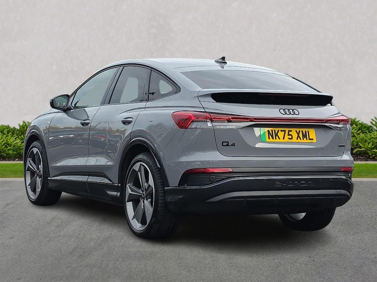 Used Audi Q4 e-tron 2025 for sale - 76492430: Photo 2