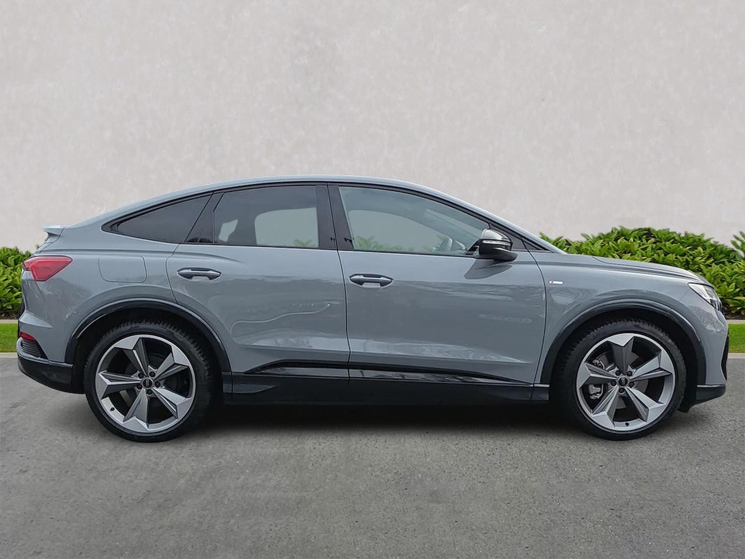 Used Audi Q4 e-tron 2025 for sale - 76492430: Photo 3