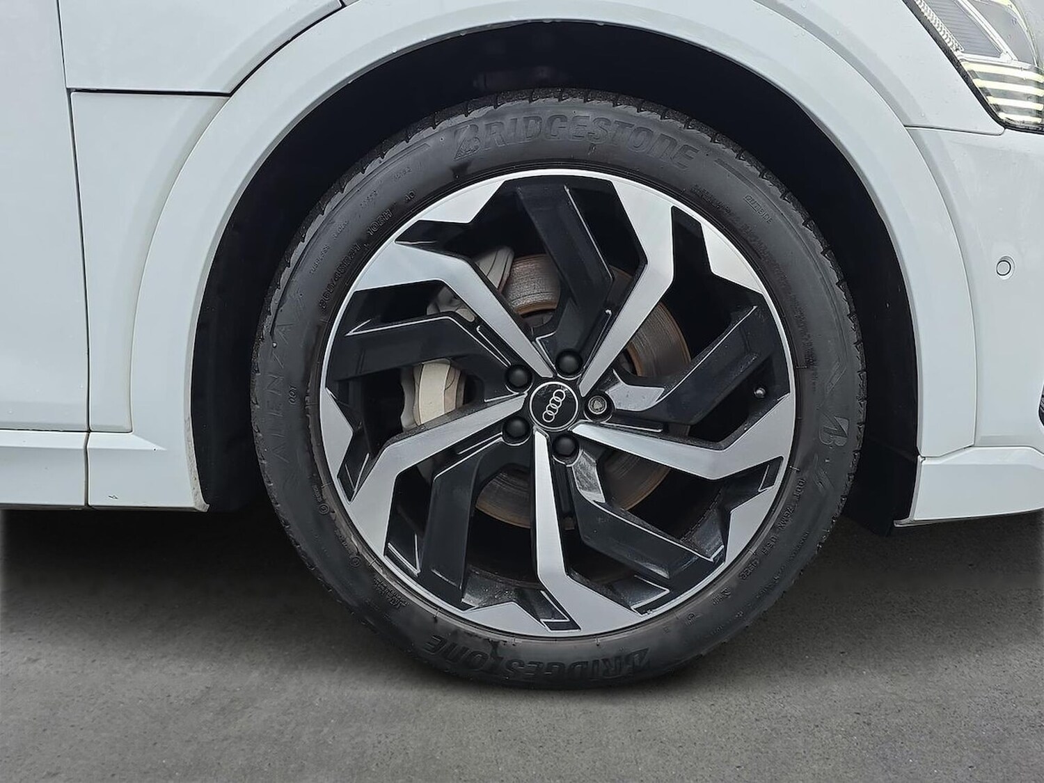 Used Audi e-tron 2023 for sale - 77492326: Photo 6