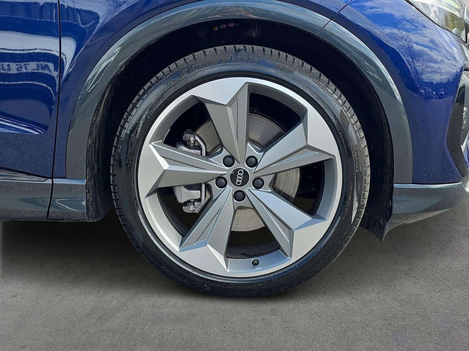 Used Audi Q4 e-tron 2025 for sale - 78192590: Photo 8