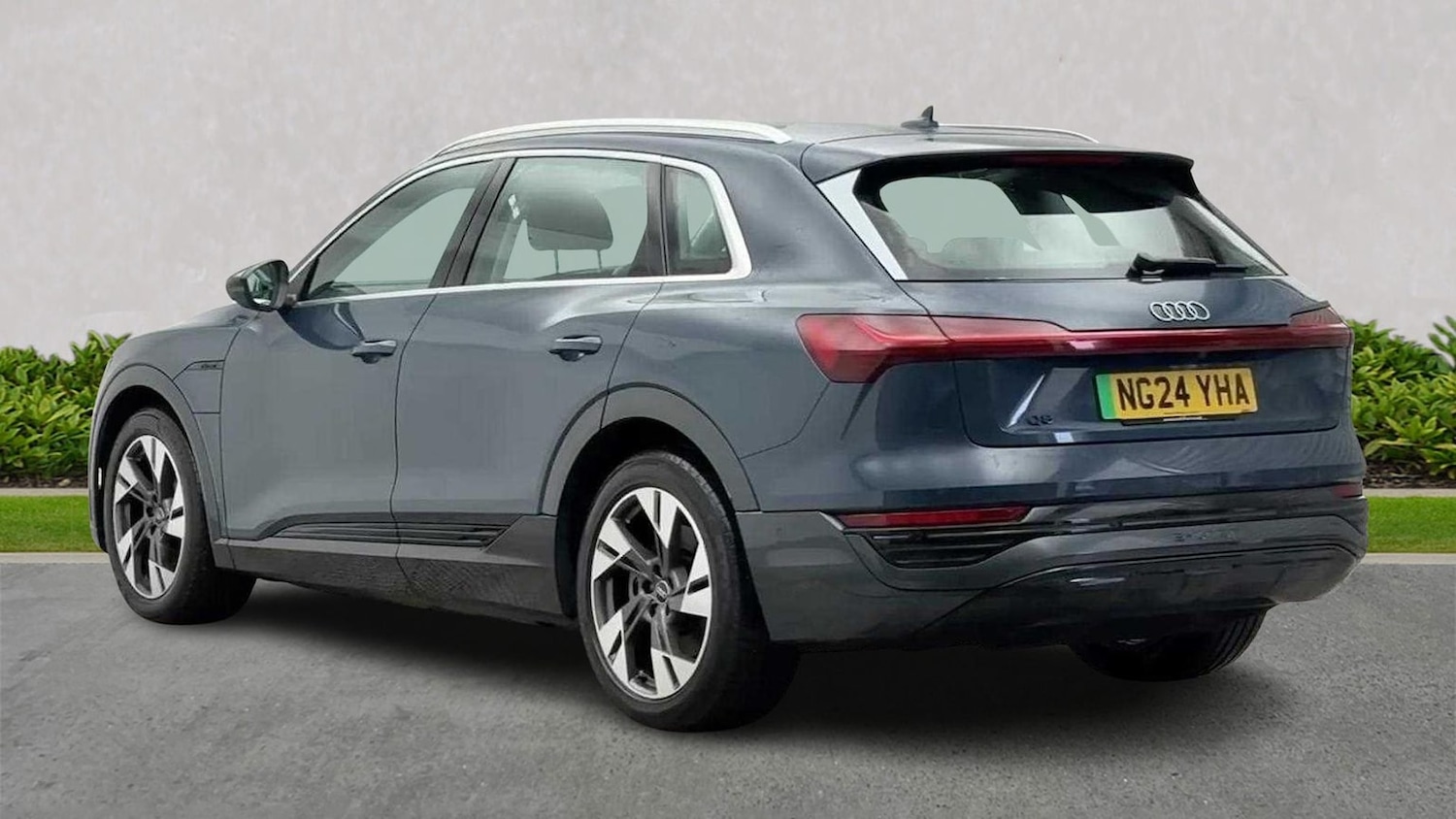 Used Audi Q8 2024 for sale - 78193927: Photo 2