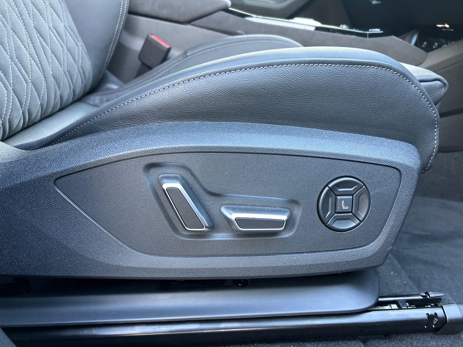 Used Audi Q6 e-tron 2025 for sale - 77629398: Photo 30