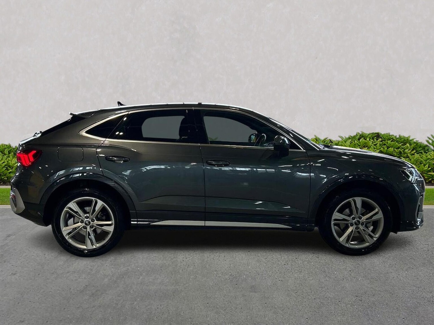 Used Audi Q3 2023 for sale - 76144260: Photo 3