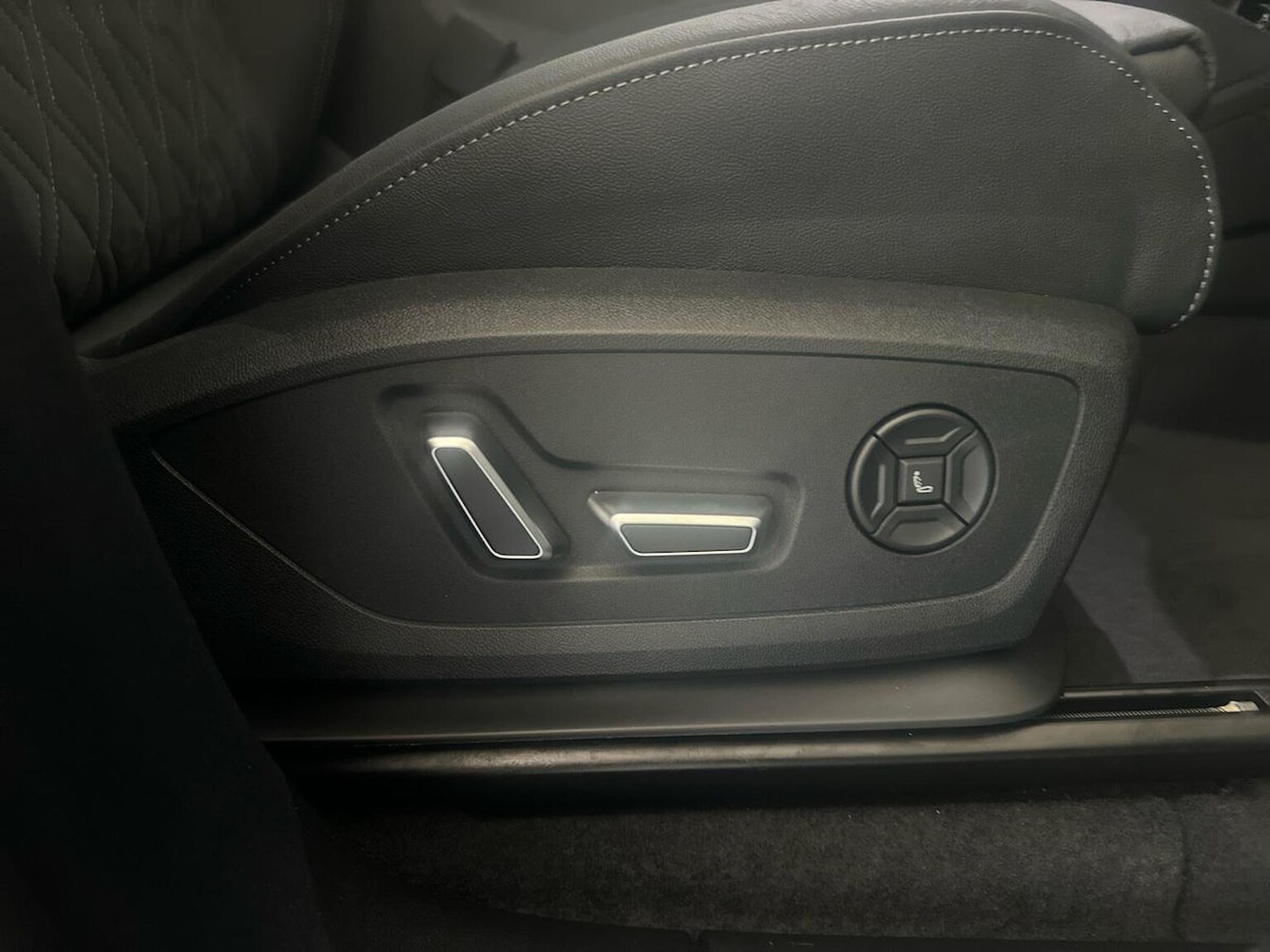 Used Audi Q6 e-tron 2025 for sale - 76165063: Photo 30
