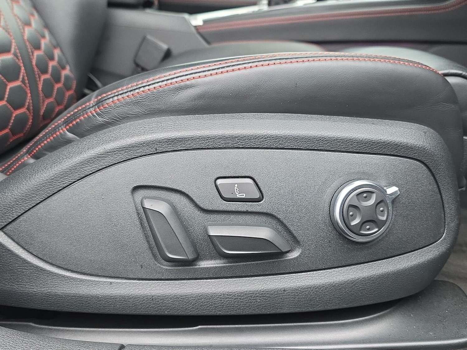 Used Audi RS4 2018 for sale - 76719320: Photo 30