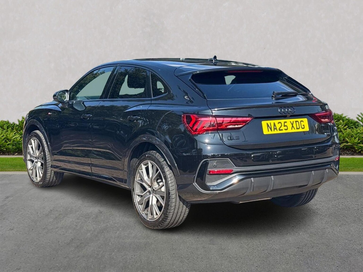 Used Audi Q3 2025 for sale - 76159533: Photo 2