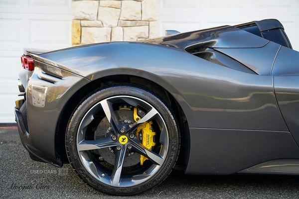 Used Ferrari SF90 Spider 2022 for sale - 77017388: Photo 9