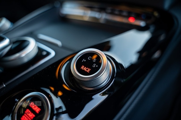 Used Mercedes-Benz AMG GT 2017 for sale - 76715685: Photo 61