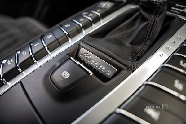 Used Porsche Macan 2020 for sale - 77893290: Photo 76
