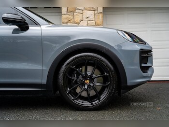 Used Porsche Cayenne 2023 for sale - 78102031: Photo