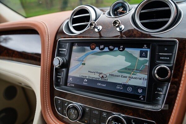Used Bentley Bentayga 2016 for sale - 78048492: Photo 93