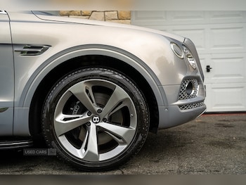 Used Bentley Bentayga 2016 for sale - 78637359: Photo