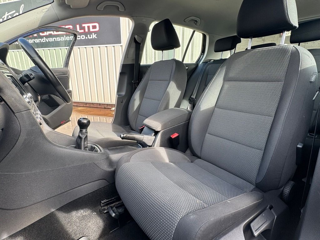 Used Volkswagen Golf 2011 for sale - 76118661: Photo 32