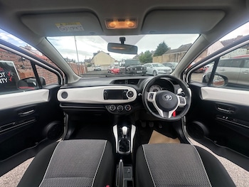 Used Toyota Yaris 2013 for sale - 79193486: Photo