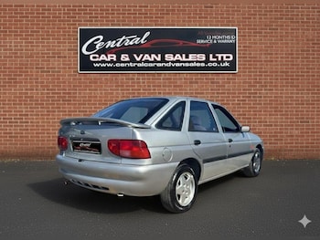 Used Ford Escort 1996 for sale - 79033619: Photo