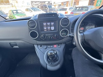 Used Peugeot Partner 2019 for sale - 76068915: Photo