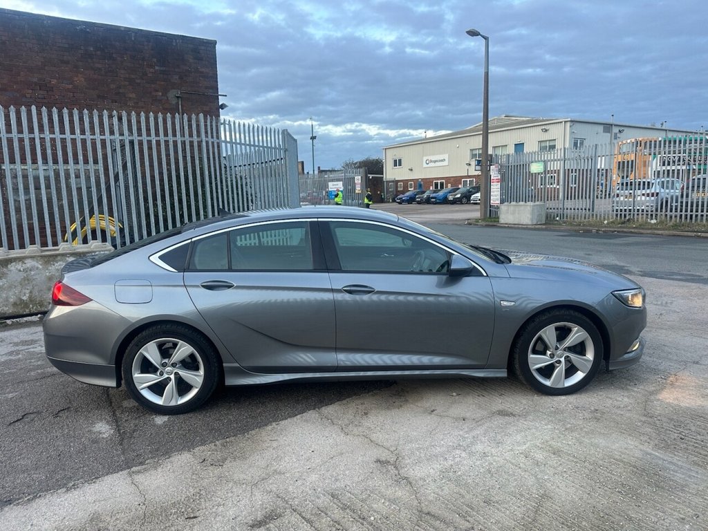 Used Vauxhall Insignia 2019 for sale - 76481812: Photo 2