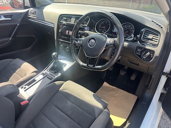 Used Volkswagen Golf 2017 for sale - 79034311: Photo