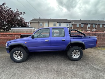 Used Toyota Hilux 2000 for sale - 79034130: Photo