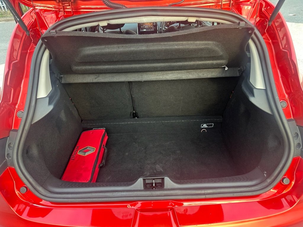 Used Renault Clio 2014 for sale - 76509408: Photo 11