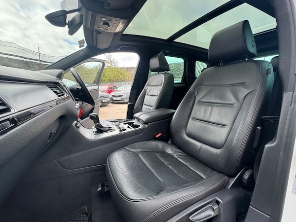 Used Volkswagen Touareg 2017 for sale - 76147763: Photo 16