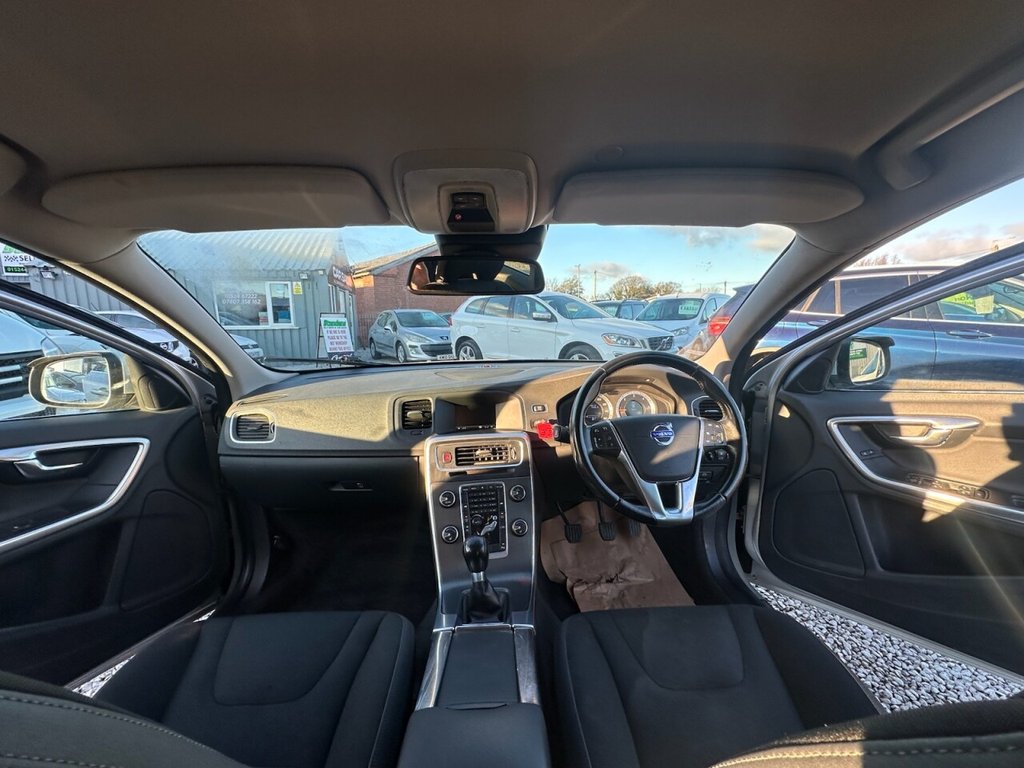 Used Volvo V60 2010 for sale - 76632056: Photo 10