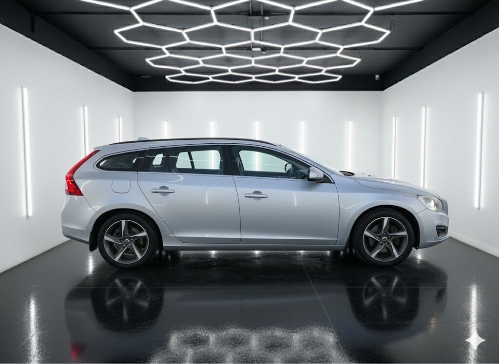 Used Volvo V60 2010 for sale - 76632056: Photo 5