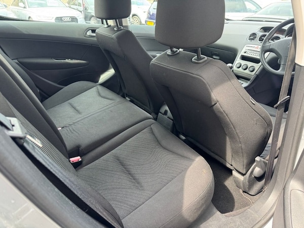 Used Peugeot 308 2010 for sale - 75537877: Photo 10