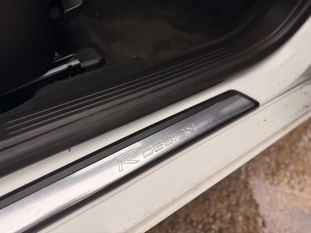 Used Volvo V40 2019 for sale - 74784625: Photo 38