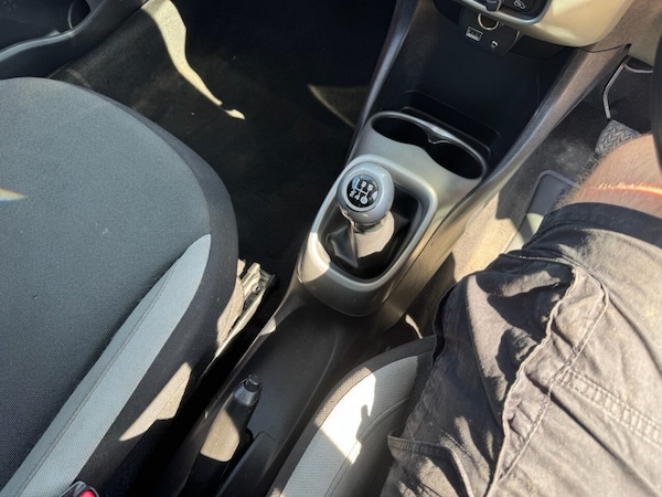 Used Toyota AYGO 2015 for sale - 74756775: Photo 12