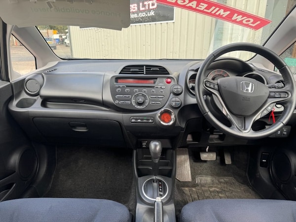 Used Honda Jazz 2014 for sale - 74570308: Photo 8