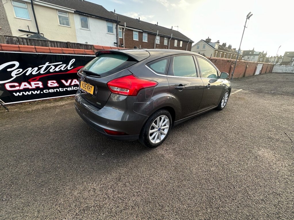 Used Ford Focus 2015 for sale - 76867840: Photo 3